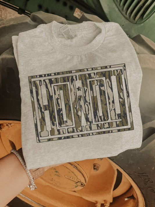 DIstressed Cam Howdy Tee