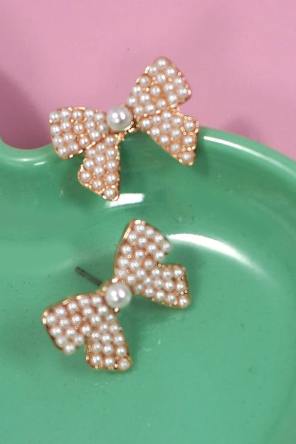 CLASSIC CHIC PEARL BOW STUD EARRING |