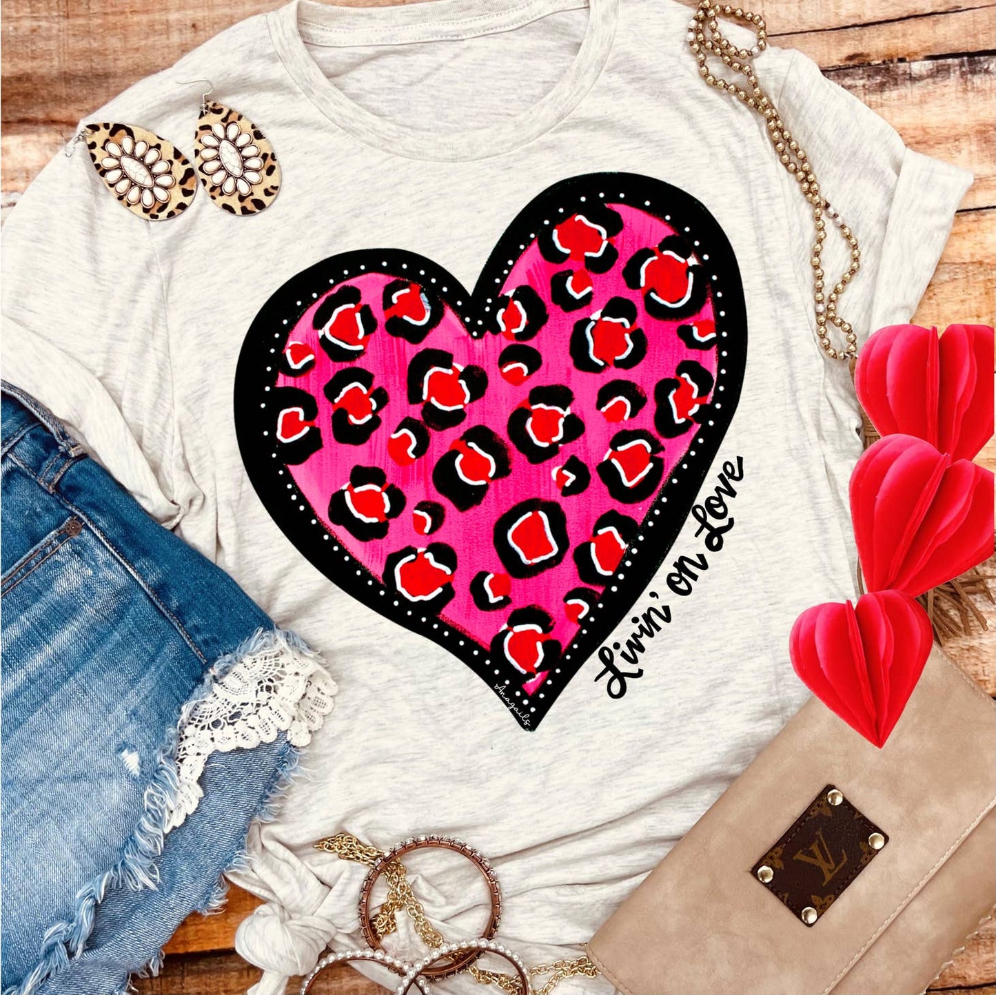 Livin' on love tee